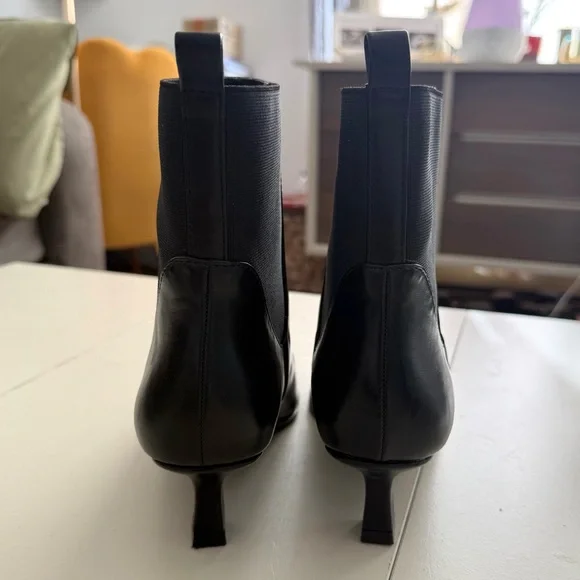 Chinese Laundry Leather Black Pointed Toe Kitten Heel Ankle Boots Quite Luxury - Picture 3 of 5